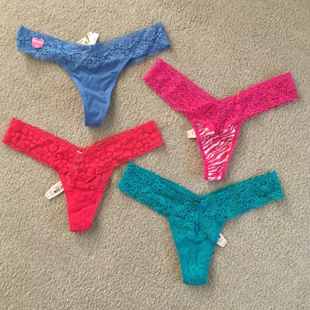 NWT Victoria’s Secret Med/One Size Lacie Thongs